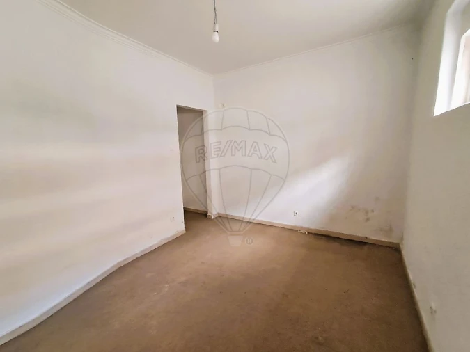 Apartamento T2 para Venda em Campolide Foto 11