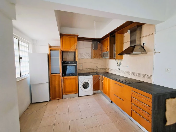 Apartamento T2 para Venda em Campolide Foto 17