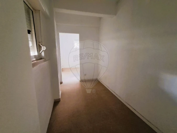 Apartamento T2 para Venda em Campolide Foto 7