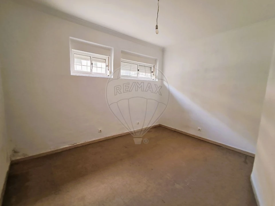 Apartamento T2 para Venda em Campolide Foto 10