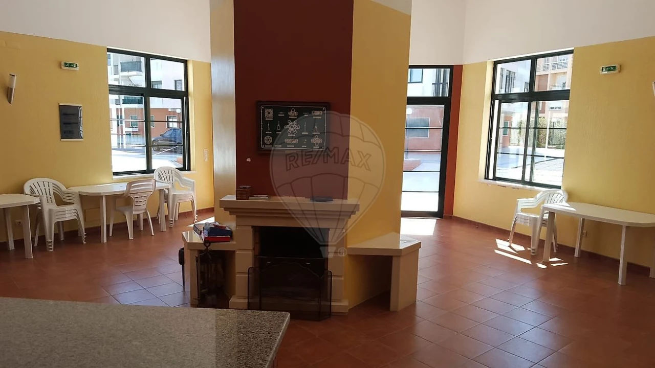 Apartamento T3 para Arrendamento em Agualva e Mira-Sintra Foto 2