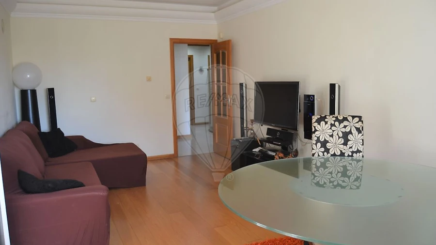 Apartamento T3 para Arrendamento em Agualva e Mira-Sintra