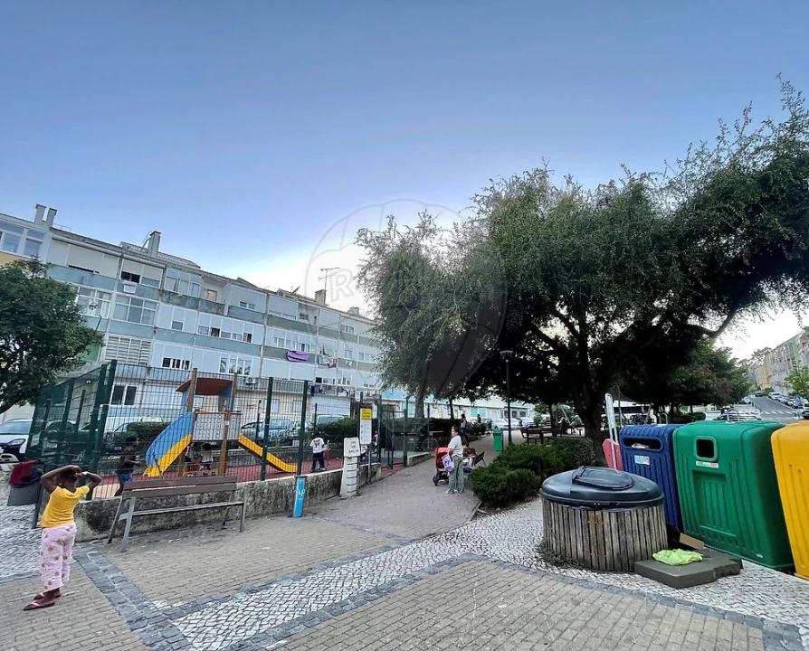 Apartamento T2 para Venda em Águas Livres Foto 2