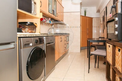Apartamento T3 para Venda em Castanheira do Ribatejo e Cachoeiras