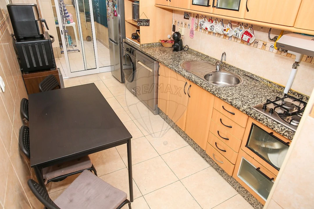 Apartamento T3 para Venda em Castanheira do Ribatejo e Cachoeiras Foto 2