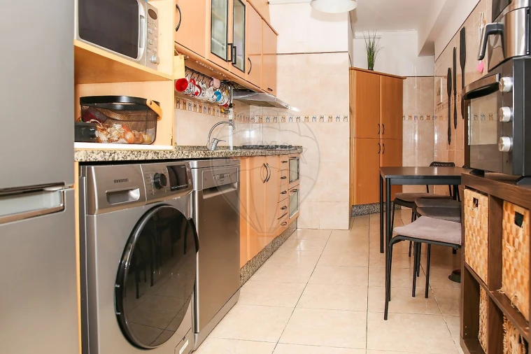 Apartamento T3 para Venda em Castanheira do Ribatejo e Cachoeiras Foto 4
