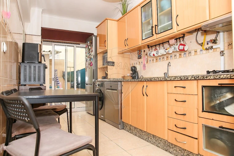 Apartamento T3 para Venda em Castanheira do Ribatejo e Cachoeiras Foto 5