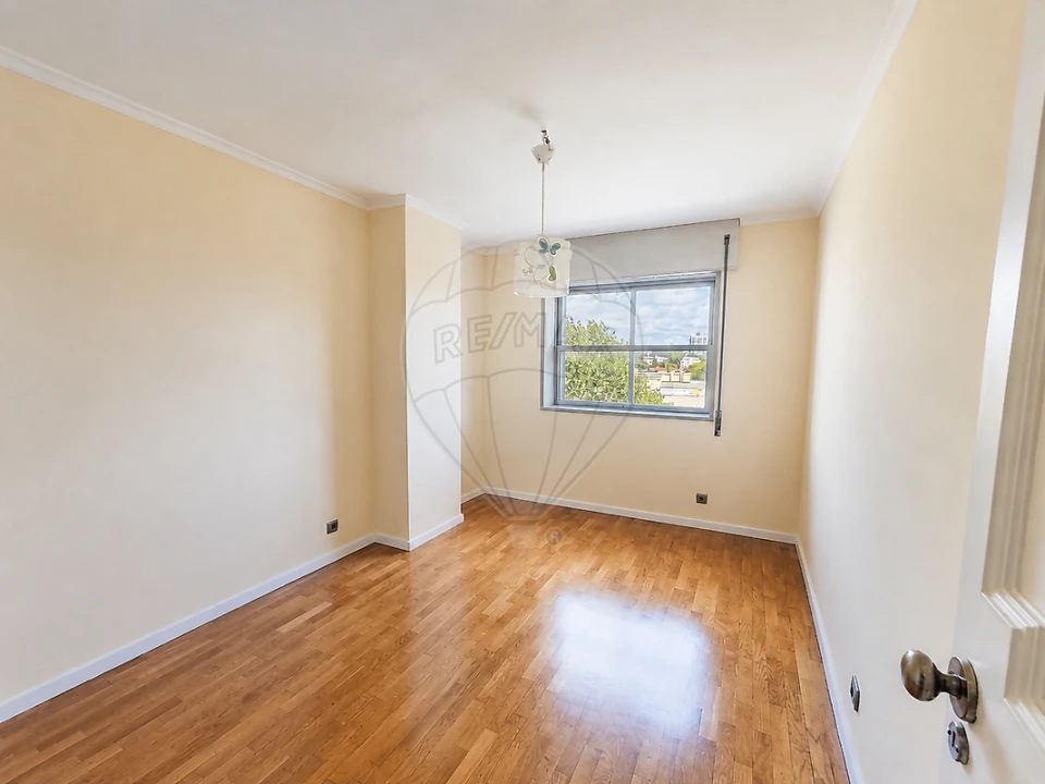 Apartamento T3 para Arrendamento em Lordelo do Ouro e Massarelos Foto 5