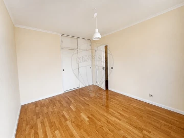 Apartamento T3 para Arrendamento em Lordelo do Ouro e Massarelos