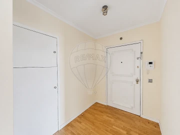 Apartamento T3 para Arrendamento em Lordelo do Ouro e Massarelos