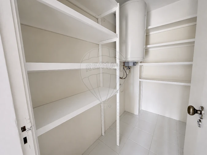 Apartamento T3 para Arrendamento em Lordelo do Ouro e Massarelos Foto 10