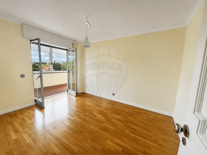 Apartamento T3 para Arrendamento em Lordelo do Ouro e Massarelos Foto 2