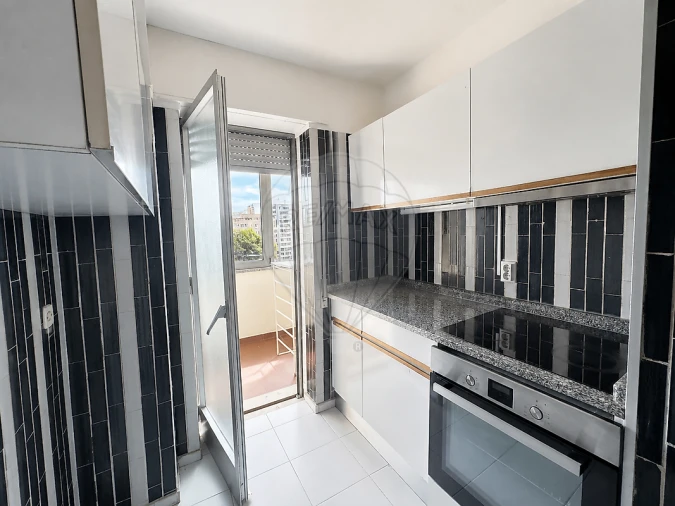 Apartamento T3 para Arrendamento em Lordelo do Ouro e Massarelos Foto 11