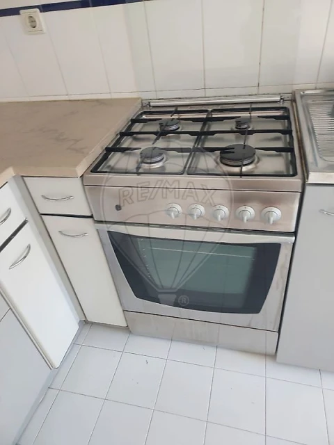 Apartamento T2 para Arrendamento em Sesimbra (Castelo)