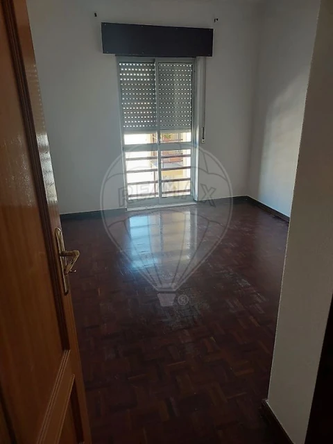 Apartamento T2 para Arrendamento em Sesimbra (Castelo)