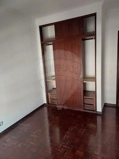 Apartamento T2 para Arrendamento em Sesimbra (Castelo)
