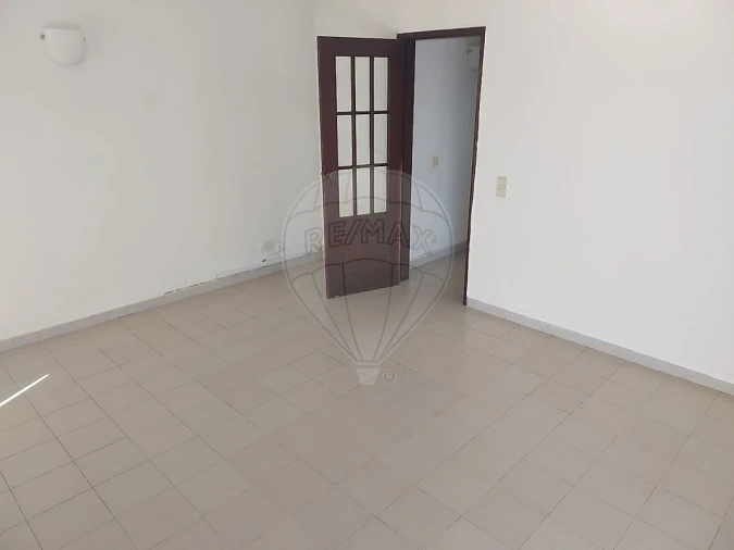 Apartamento T2 para Arrendamento em Sesimbra (Castelo) Foto 6