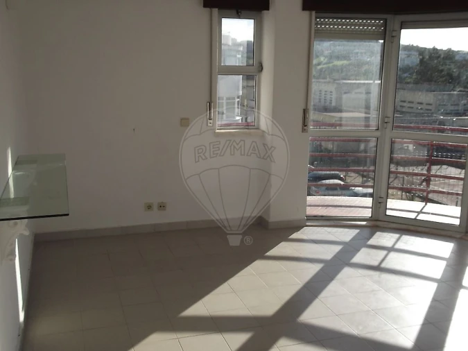 Apartamento T2 para Arrendamento em Sesimbra (Castelo) Foto 4
