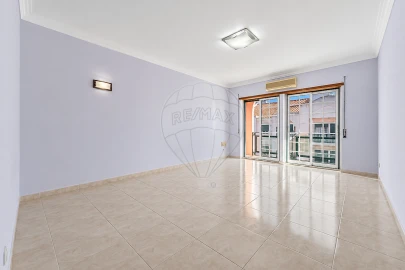 Apartamento T2 para Venda em Atalaia e Alto Estanqueiro-Jardia