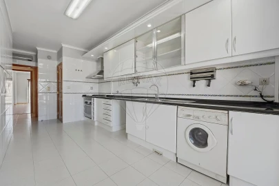 Apartamento T2 para Venda em Atalaia e Alto Estanqueiro-Jardia