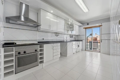 Apartamento T2 para Venda em Atalaia e Alto Estanqueiro-Jardia