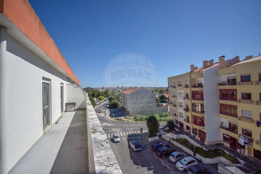 Apartamento T2 para Venda em Algueirão-Mem Martins Foto 22