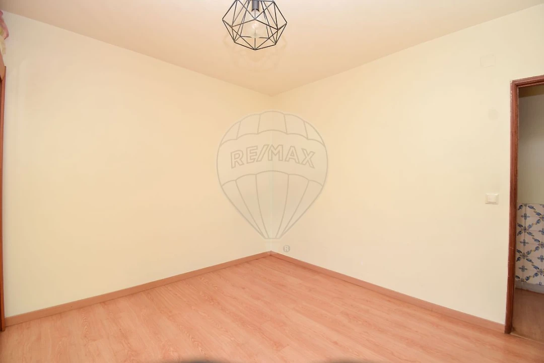 Apartamento T2 para Venda em Algueirão-Mem Martins Foto 6