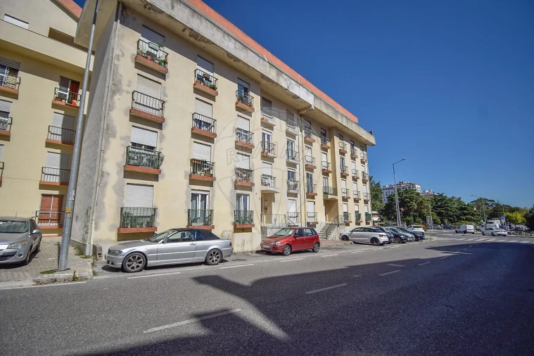 Apartamento T2 para Venda em Algueirão-Mem Martins Foto 5