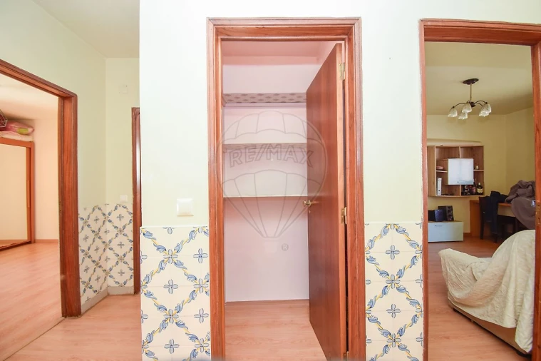 Apartamento T2 para Venda em Algueirão-Mem Martins Foto 16