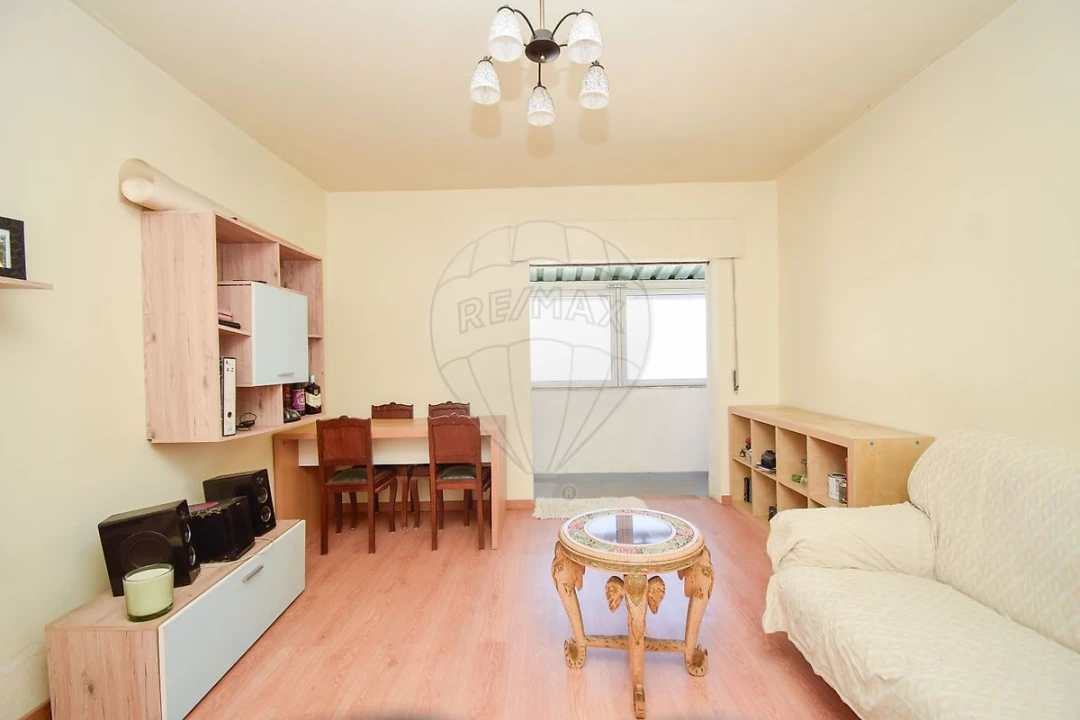 Apartamento T2 para Venda em Algueirão-Mem Martins Foto 9