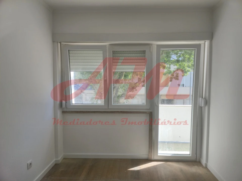 Apartamento T2 para Venda em Falagueira-Venda Nova Foto 17