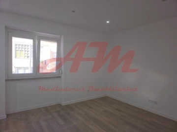 Apartamento T2 para Venda em Falagueira-Venda Nova