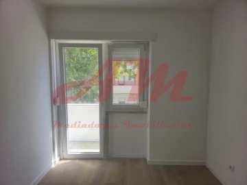 Apartamento T2 para Venda em Falagueira-Venda Nova