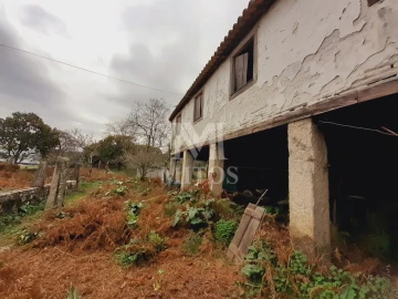 Quinta T4 para Venda em Darque