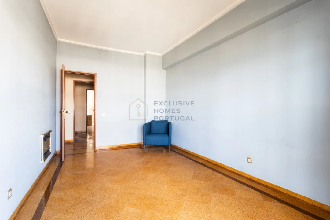 Apartamento T4 para Venda em Almada, Cova da Piedade, Pragal e Cacilhas Foto 23