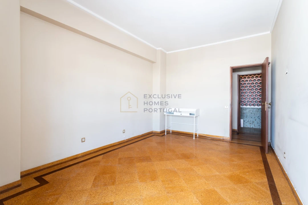 Apartamento T4 para Venda em Almada, Cova da Piedade, Pragal e Cacilhas Foto 27