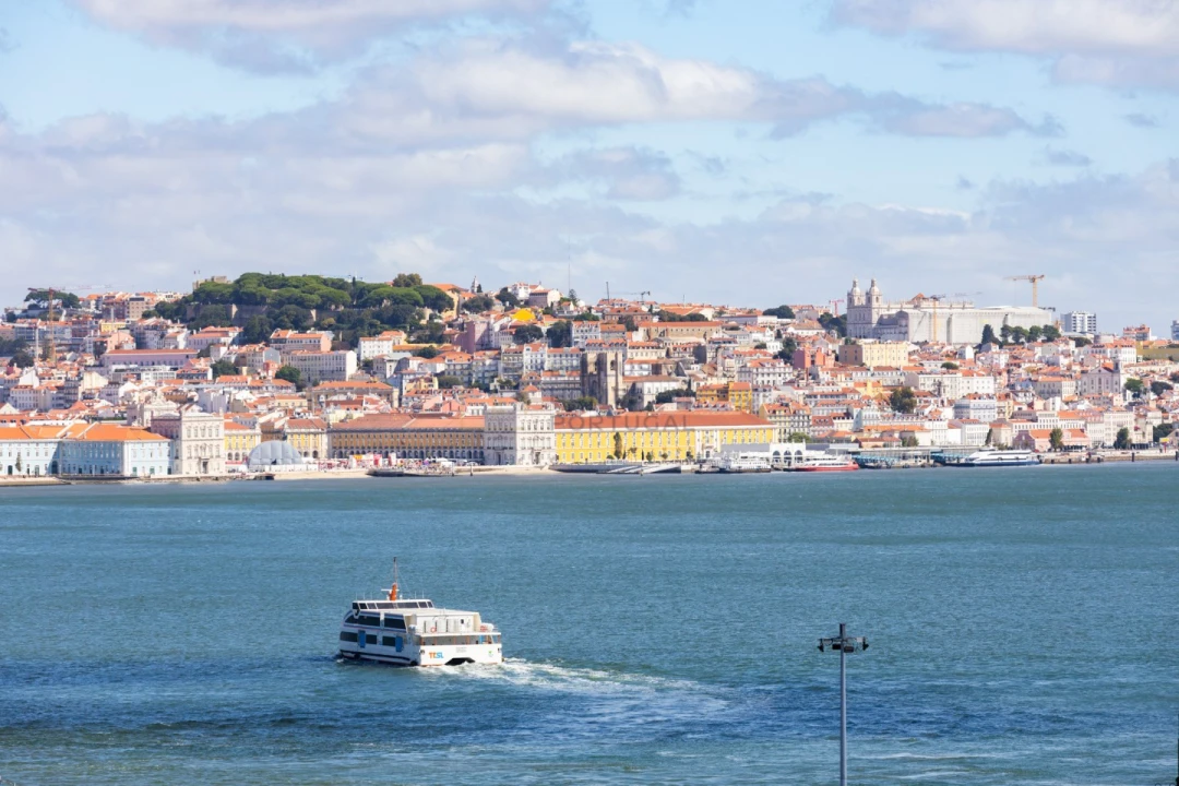 Apartamento T4 para Venda em Almada, Cova da Piedade, Pragal e Cacilhas Foto 4