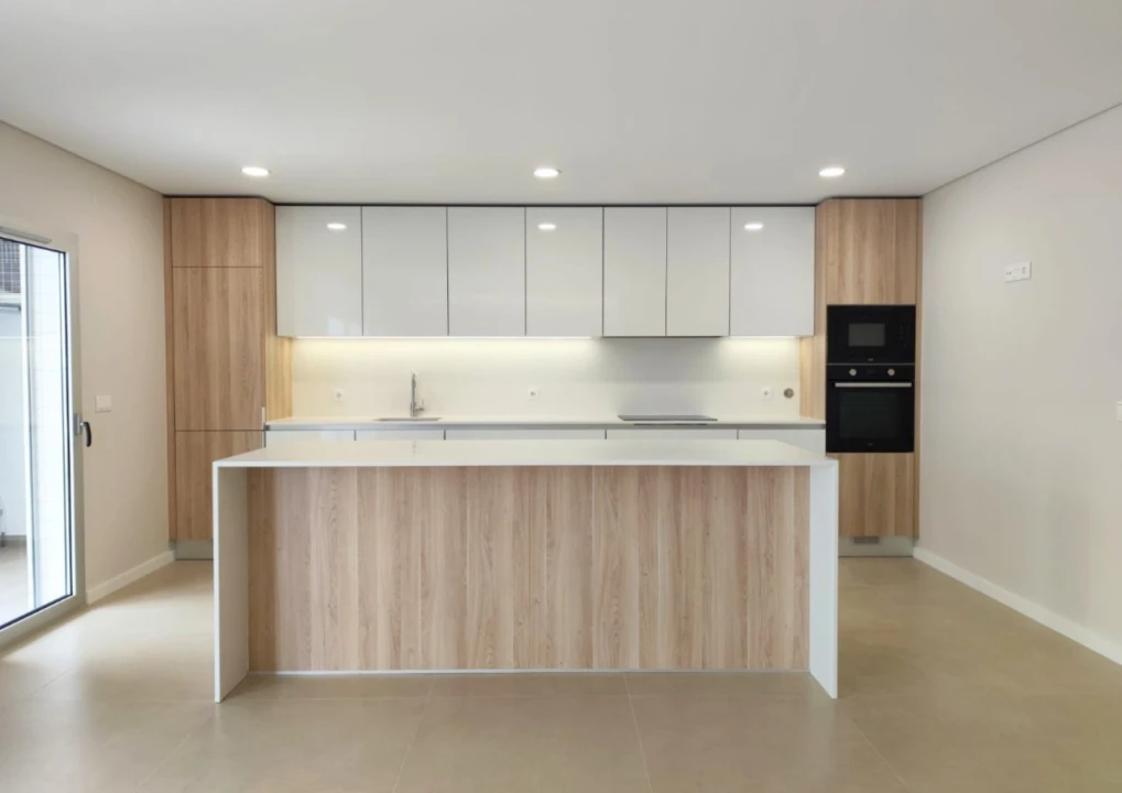 Apartamento T2 para Venda em Tavarede Foto 2