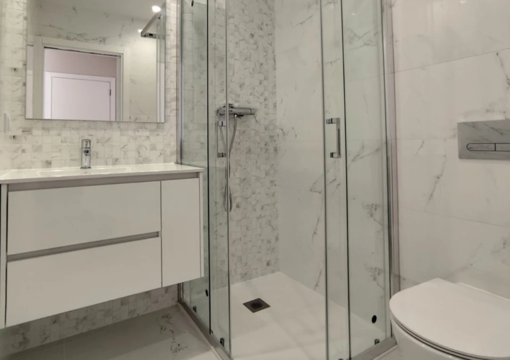 Apartamento T2 para Venda em Tavarede Foto 5