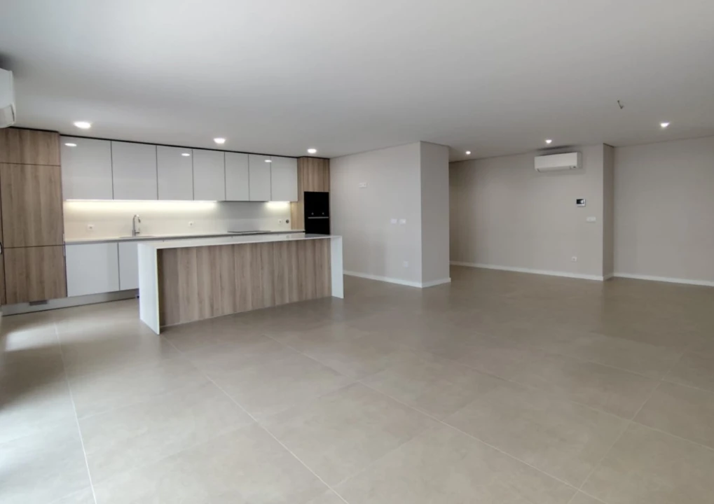 Apartamento T2 para Venda em Tavarede Foto 8