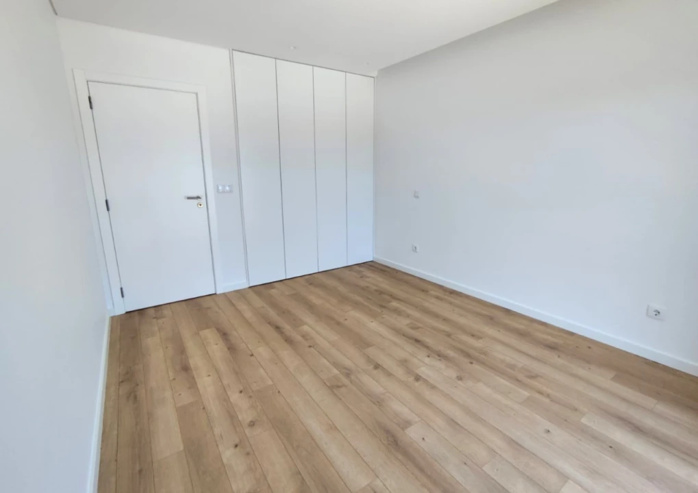 Apartamento T2 para Venda em Tavarede Foto 10