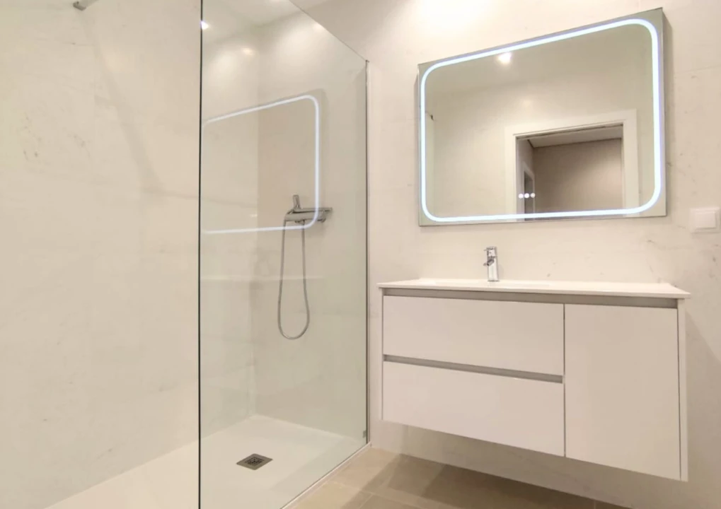 Apartamento T2 para Venda em Tavarede Foto 12