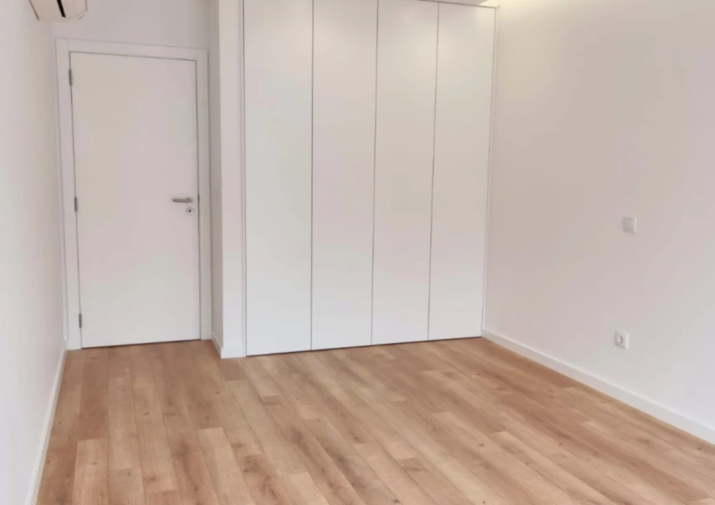 Apartamento T2 para Venda em Tavarede Foto 17