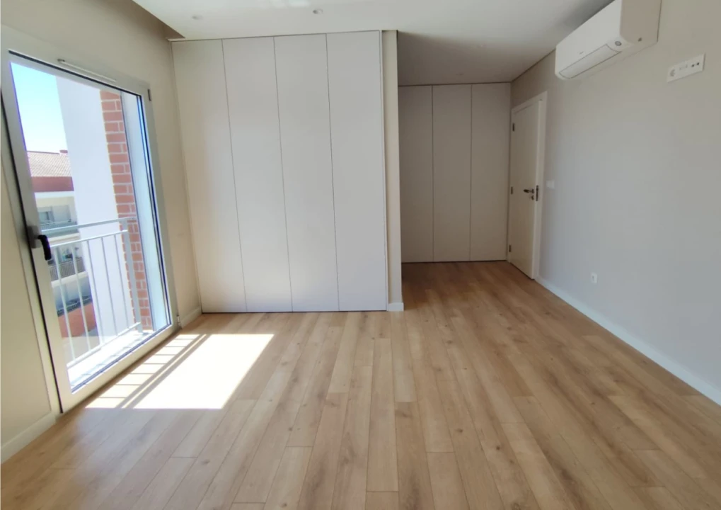 Apartamento T2 para Venda em Tavarede Foto 23