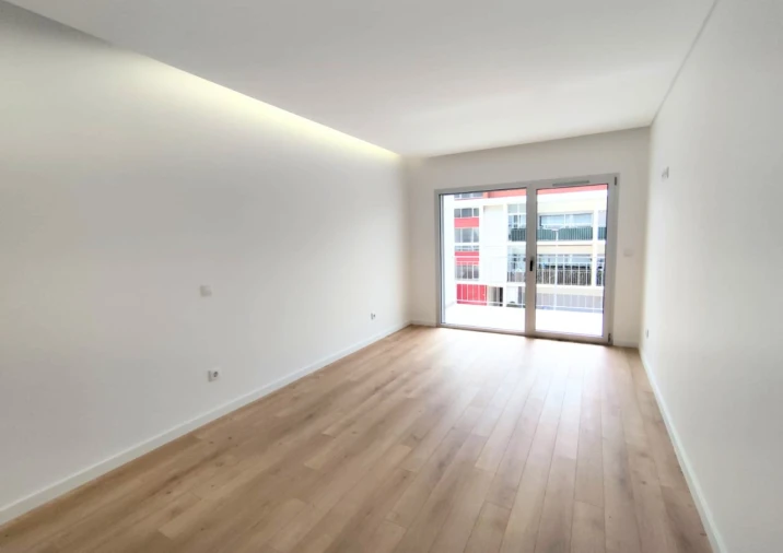 Apartamento T2 para Venda em Tavarede Foto 3