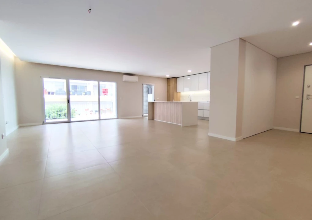 Apartamento T3 para Venda em Tavarede Foto 2