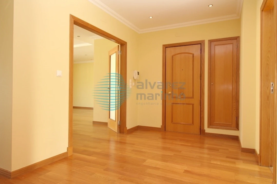 Apartamento T4 para Venda em Parque das Nações Foto 3