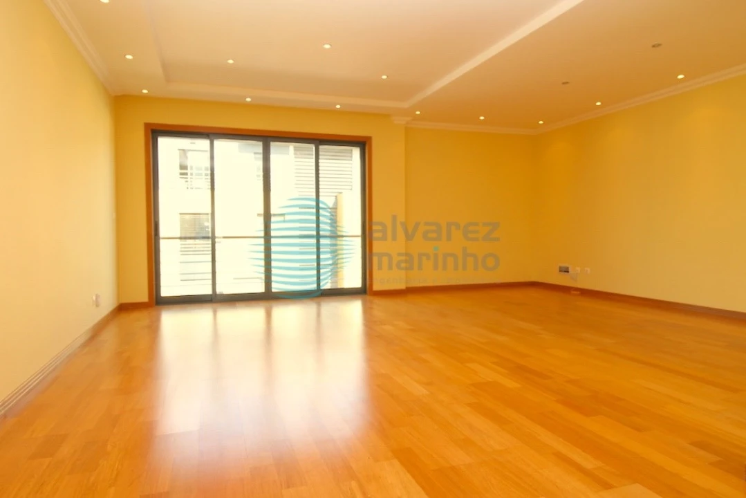 Apartamento T4 para Venda em Parque das Nações Foto 4