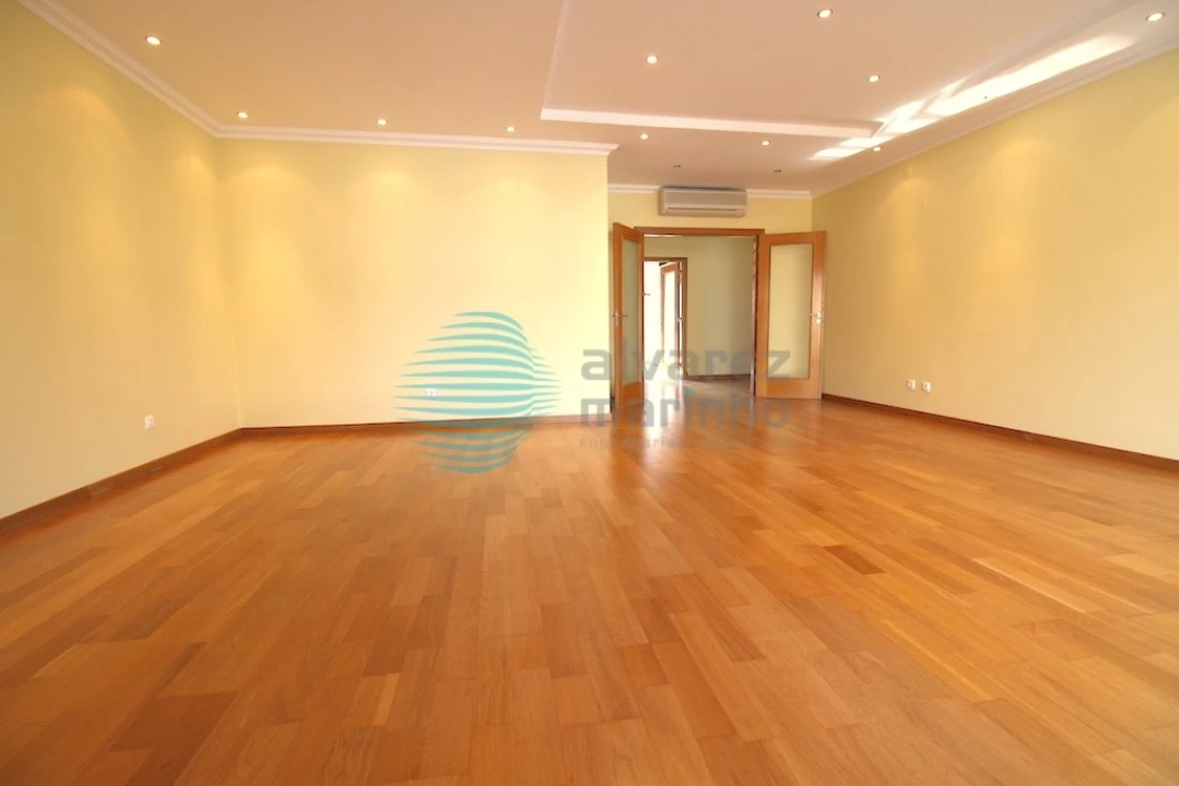 Apartamento T4 para Venda em Parque das Nações Foto 5