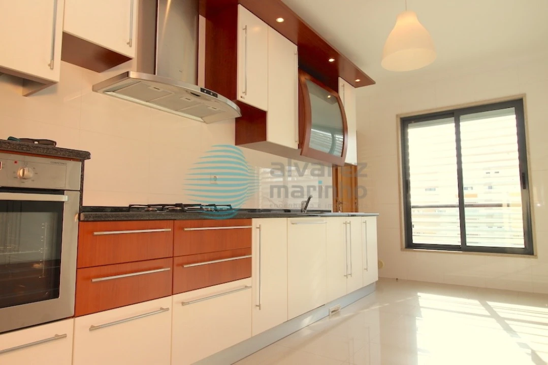 Apartamento T4 para Venda em Parque das Nações Foto 6